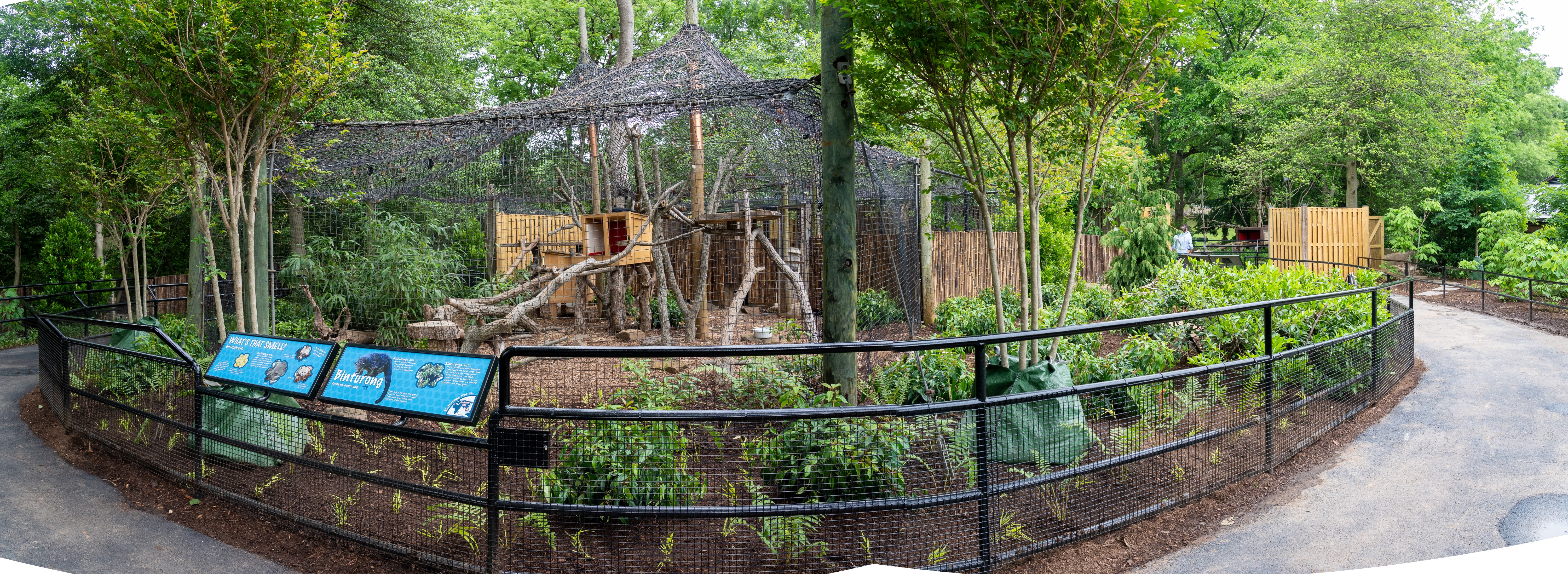 Zoo enclosure with pathway