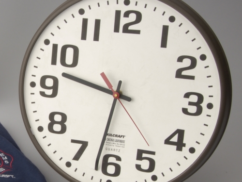 Clock stopped at 9:32