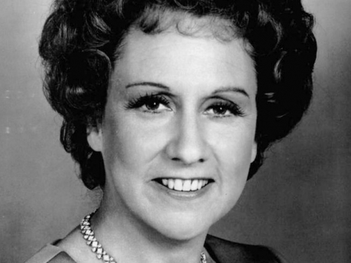 B&W photo of Jean Stapleton