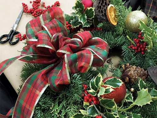 Holiday wreath