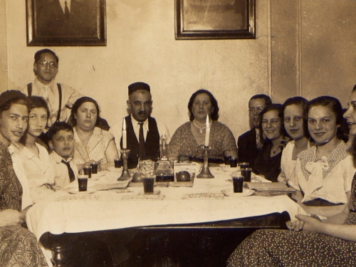 family at Passover seder.