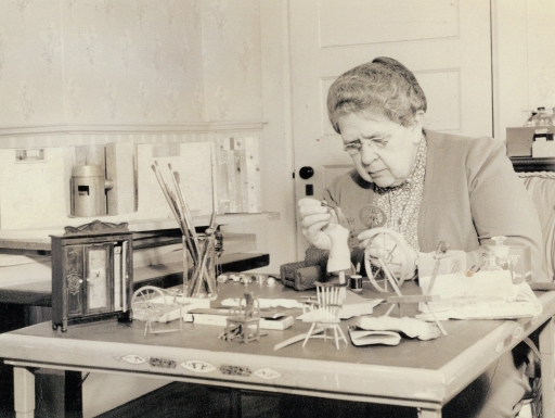 Francis Glessner Lee at work