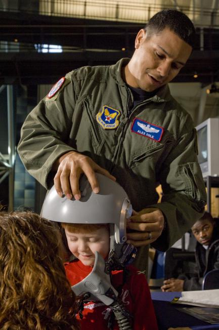 Pilot and young visitor to Udvar-Hazy Center